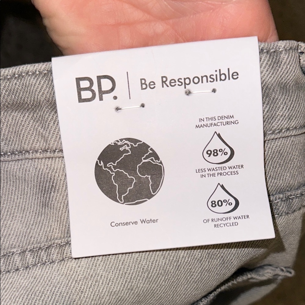 High Rise Mom Gray Ripped Jeans NWT - Picture 6 of 8